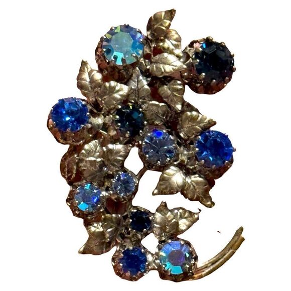 Brooch-Vintage 1950s-60s TRIAD Blue Rhinestone Grape Cluster - Picture 1 of 2